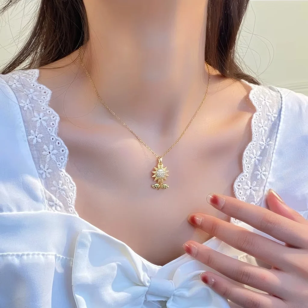 Collier Pendentif Fleur Étincelante 🌼