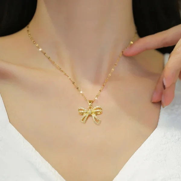 Collier Nœud Pavé de Zircon  ✨