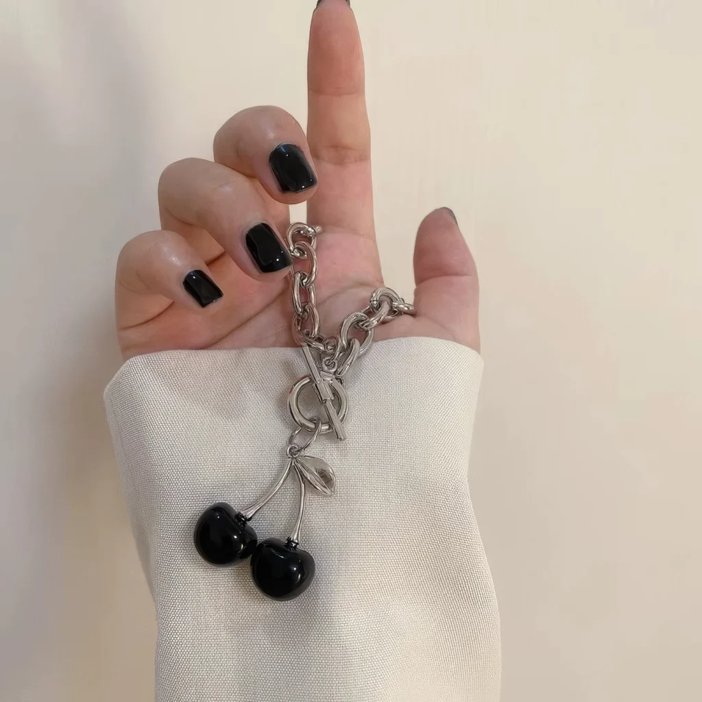 Collier Cerises - Style Audacieux 🍒 – Image 3